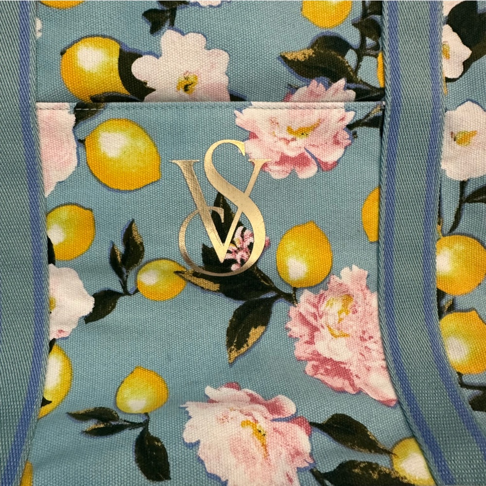 NWT Victoria Secret Cooler Tote - Summer Lemons - Picture 13 of 16